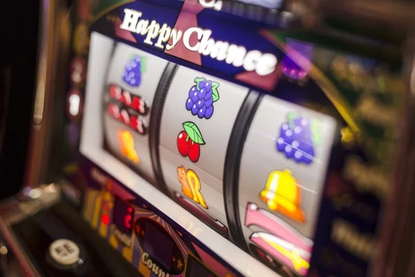 Fa Cai Shen Deluxe slot game interface on keluara mobile app